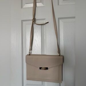 Elegant Cream Shoulder Bag